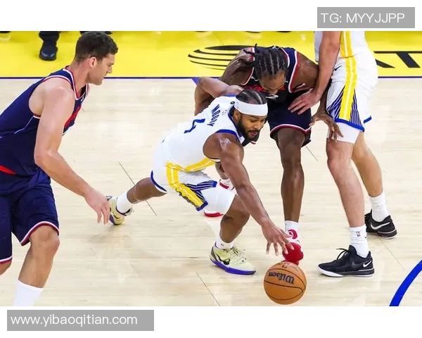 勇士队主场再胜快船队,成功晋级季后赛次轮 勇士队主场再胜快船队,成功晋级季后赛次轮