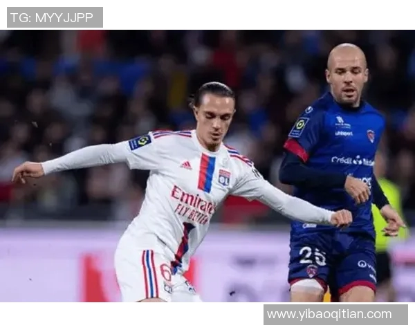 斯特拉斯与里尔激战正酣谁能在法甲赛场上笑到最后